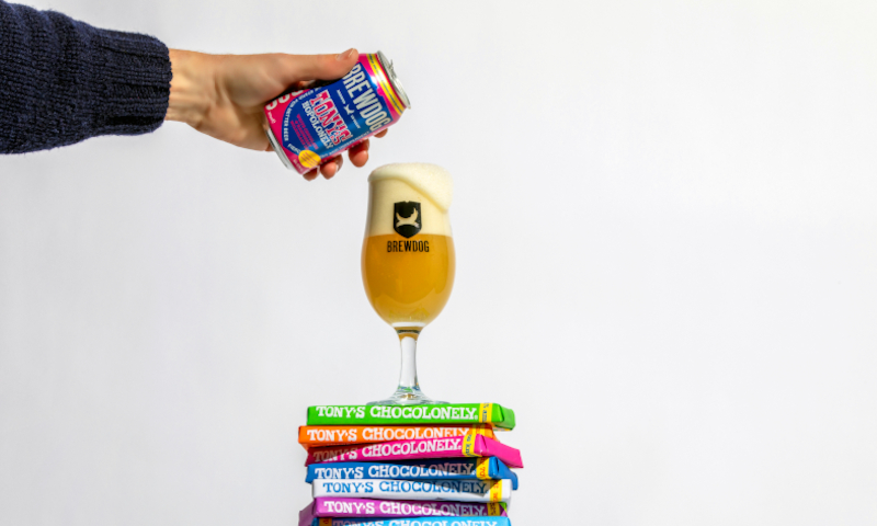 BrewDog Tony Chocolonely bier inschenken